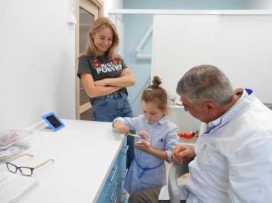 Наша маленькая пациентка Анастасия на приеме у профессора - ортодонта Севан М.Н.